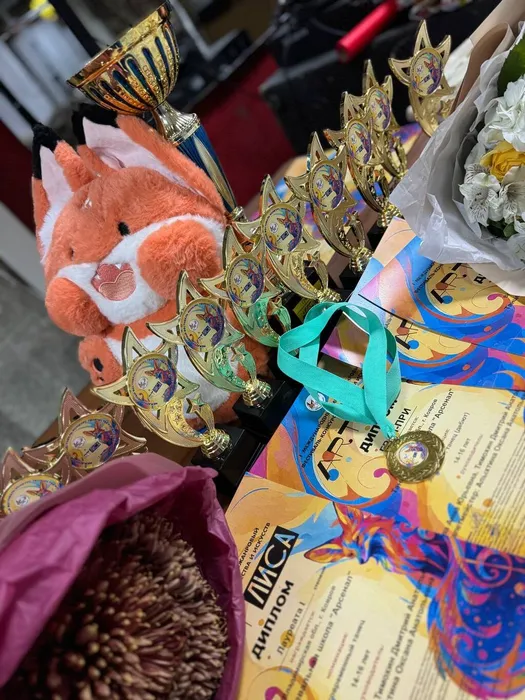 photo_5208750158806453411_y