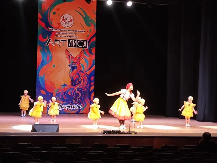 photo_5208450292779781214_y