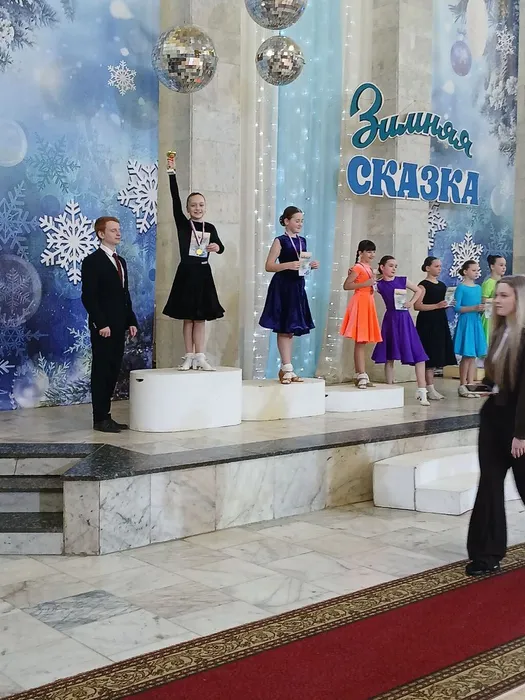 photo_5224637156935014404_y