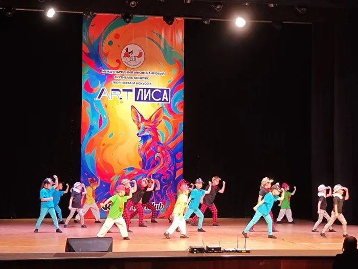 photo_5208450292779781213_y