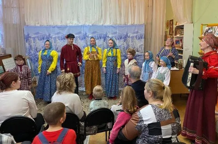 photo_5335048413789229049_y
